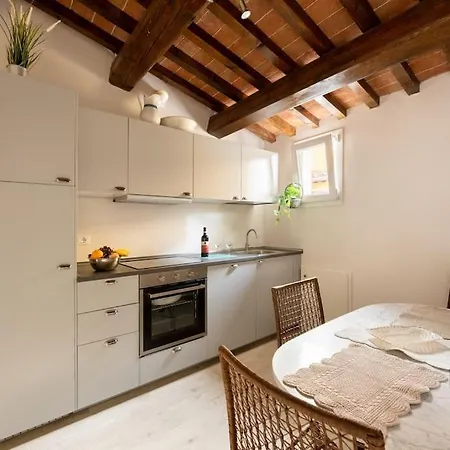 公寓 Keys Of Italy - Maytreya - Albero 2 - Train Station Two Bedroom Flat 2nd Floor