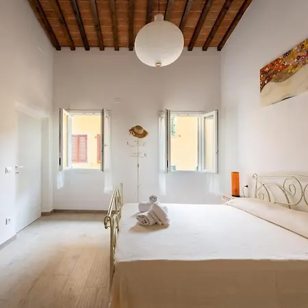 公寓 Keys Of Italy - Maytreya - Albero 2 - Train Station Two Bedroom Flat 2nd Floor *