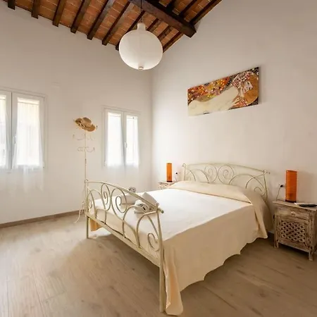 Keys Of Italy - Maytreya - Albero 2 - Train Station Two Bedroom Flat 2nd Floor 公寓